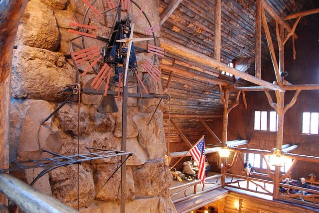 Old Faithful Inn Yellowstone