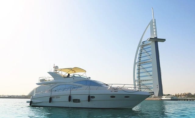 yacht rental Dubai