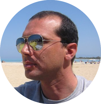 Persona che guarda l'orizzonte